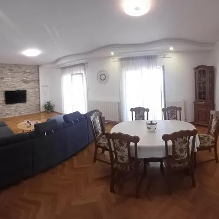 Tea Apartment *